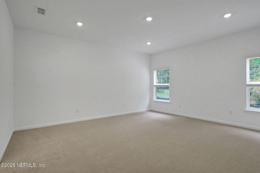 Spacious, unfurnished interior of a new home in , Middleburg (Image 27). Spacious, unfurnished interior of a new home in , Middleburg (Image 27).