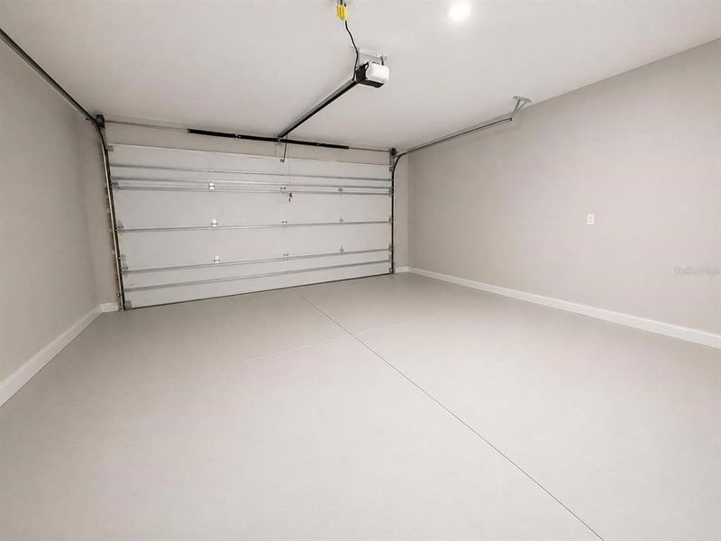 Spacious, unfurnished interior of a new home in , Spring Hill (Image 32).