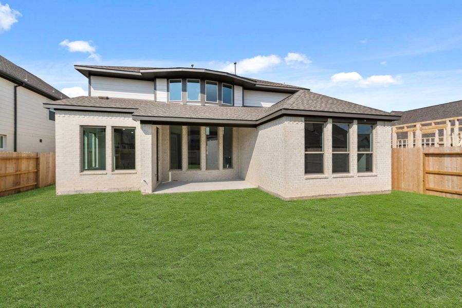 Exterior details and patio area of a home in Grand Central Park – 50', Conroe (Image 3). Exterior details and patio area of a home in Grand Central Park – 50', Conroe (Image 3).
