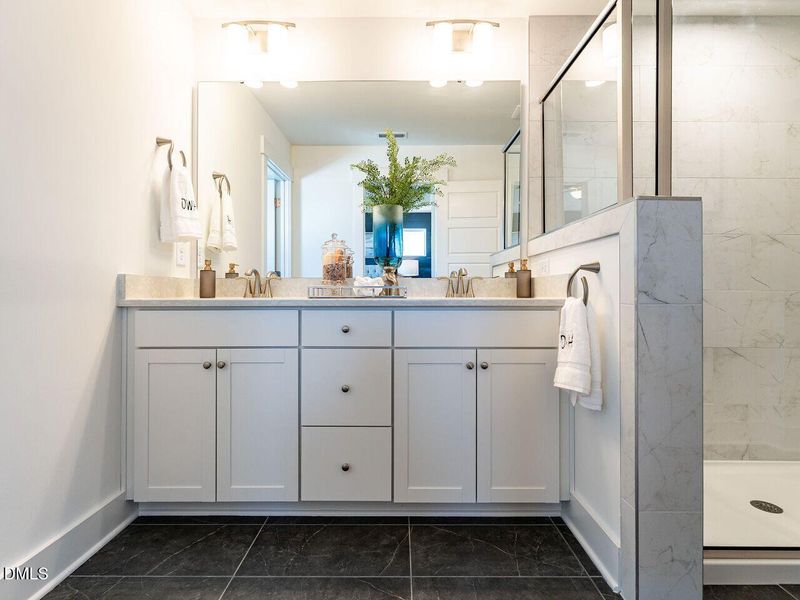 026-1280x960-primary-bath