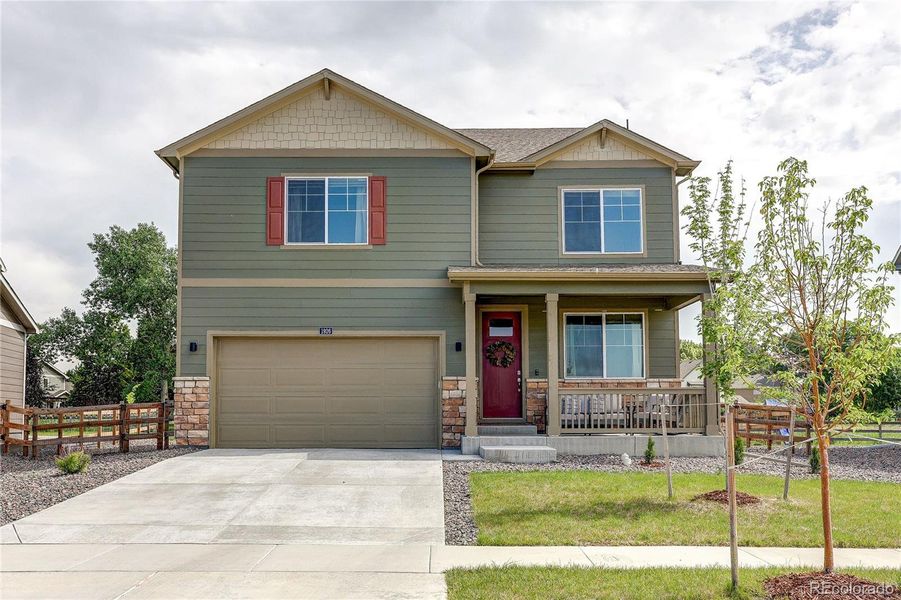 Light and bright 4 bedroom, 3 bath home located in the desirable Hansen Farm community Light and bright 4 bedroom, 3 bath home located in the desirable Hansen Farm community