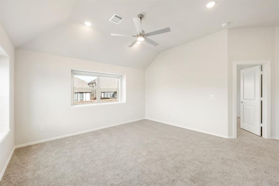 Spacious, unfurnished interior of a new home in Liberty, Melissa (Image 34).