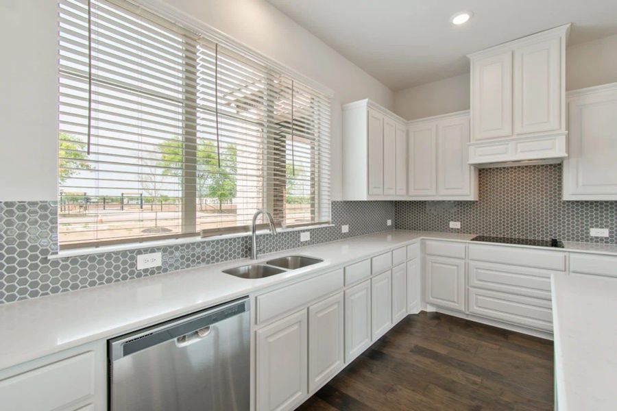 Kitchen | Concept 2797 at Hidden Creek Estates in Van Alstyne, TX by Landsea Homes