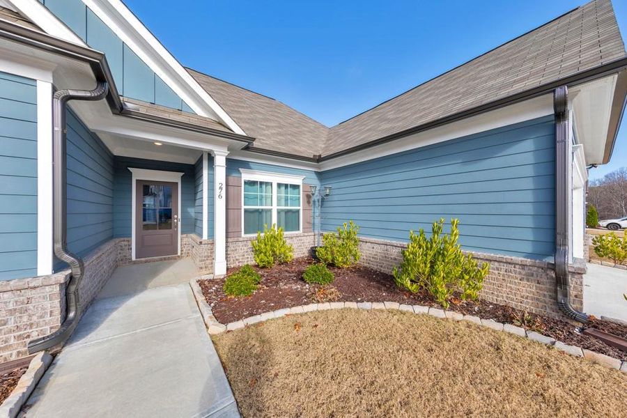 Exterior details and patio area of a home in , Dawsonville (Image 3).