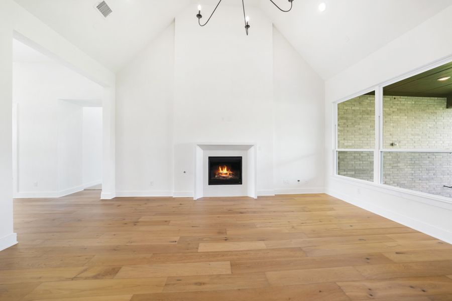 Spacious, unfurnished interior of a new home in Winding Creek, Rockwall (Image 39).