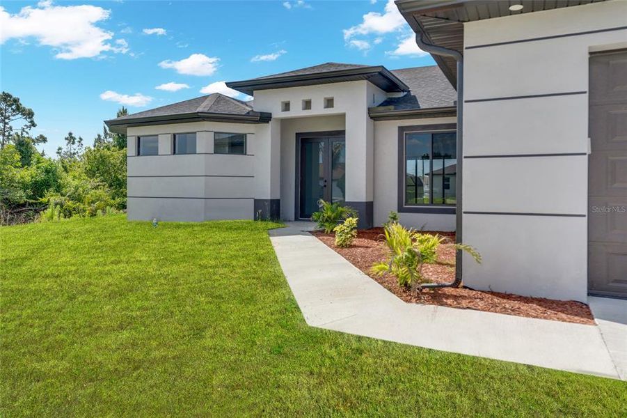 Exterior details and patio area of a home in , Lehigh Acres (Image 28).