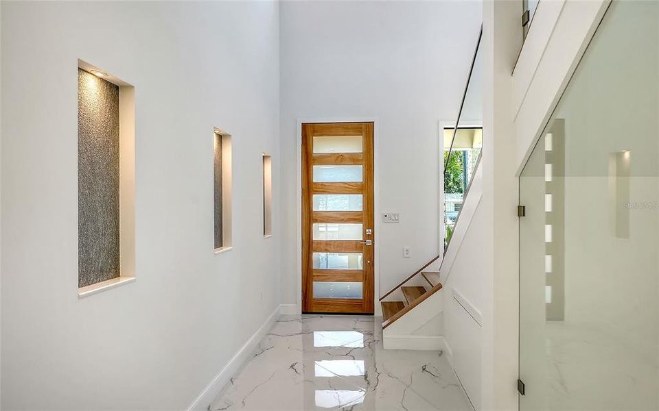 Spacious, unfurnished interior of a new home in , Sarasota (Image 43).