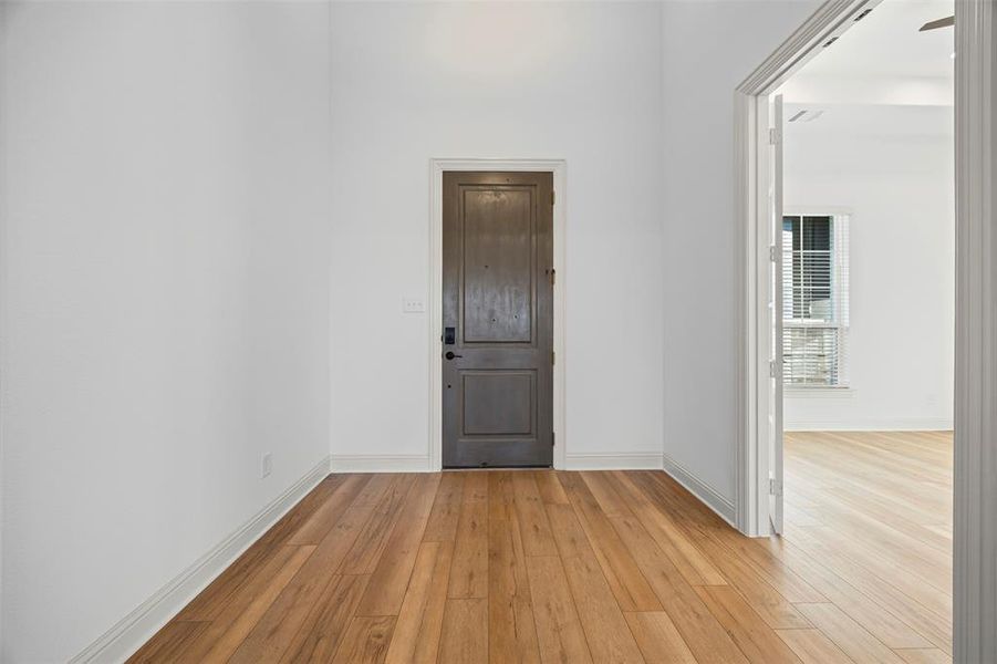 Spacious, unfurnished interior of a new home in Tuscan Estates (1 Acre Lots), Waxahachie (Image 13). Spacious, unfurnished interior of a new home in Tuscan Estates (1 Acre Lots), Waxahachie (Image 13).