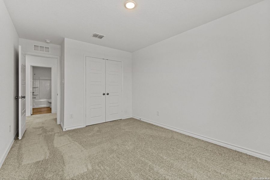 Spacious, unfurnished interior of a new home in Corley Farms, Boerne (Image 22).