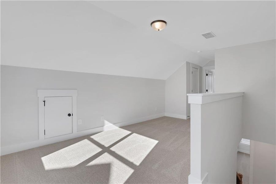 Spacious, unfurnished interior of a new home in Twin Lakes, Hoschton (Image 52).