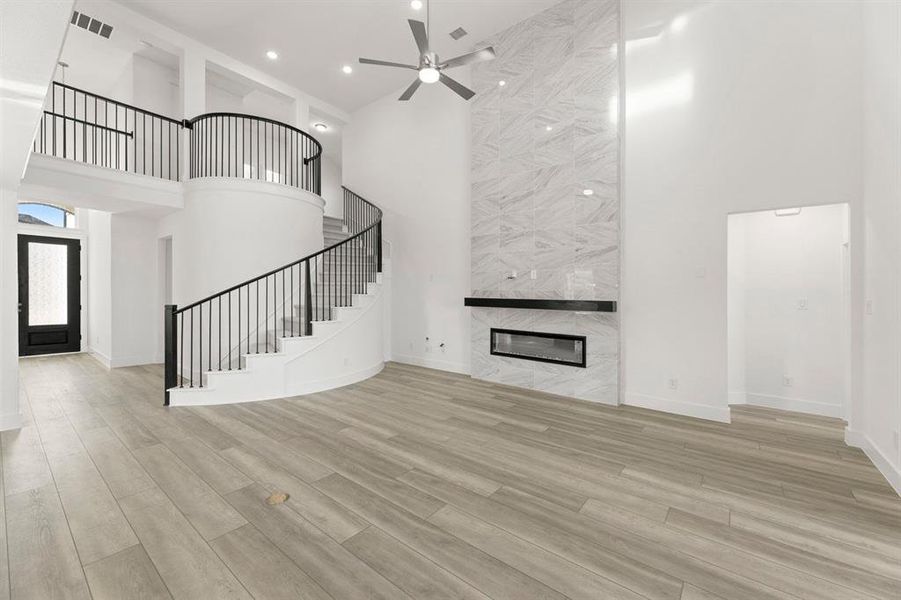 Spacious, unfurnished interior of a new home in Edgewood Creek, Celina (Image 32).