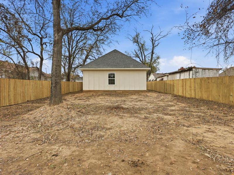 Exterior details and patio area of a home in , Fort Worth (Image 4).