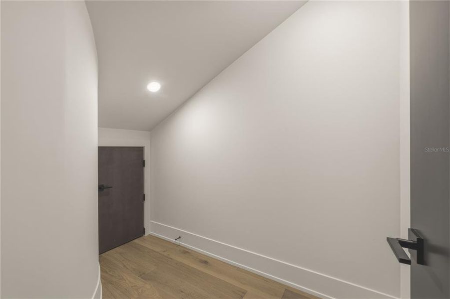 Spacious, unfurnished interior of a new home in , Tampa (Image 73). Spacious, unfurnished interior of a new home in , Tampa (Image 73).