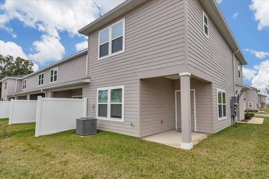 Exterior details and patio area of a home in , Ocala (Image 3).