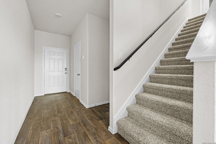 Spacious, unfurnished interior of a new home in Winding Creek, New Braunfels (Image 13). Spacious, unfurnished interior of a new home in Winding Creek, New Braunfels (Image 13).
