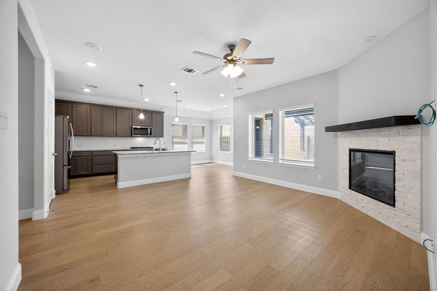 Spacious, unfurnished interior of a new home in Valencia on the Lake, Little Elm (Image 13). Spacious, unfurnished interior of a new home in Valencia on the Lake, Little Elm (Image 13).