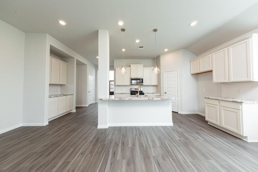 Spacious, unfurnished interior of a new home in Bluestem, Brookshire (Image 15). Spacious, unfurnished interior of a new home in Bluestem, Brookshire (Image 15).