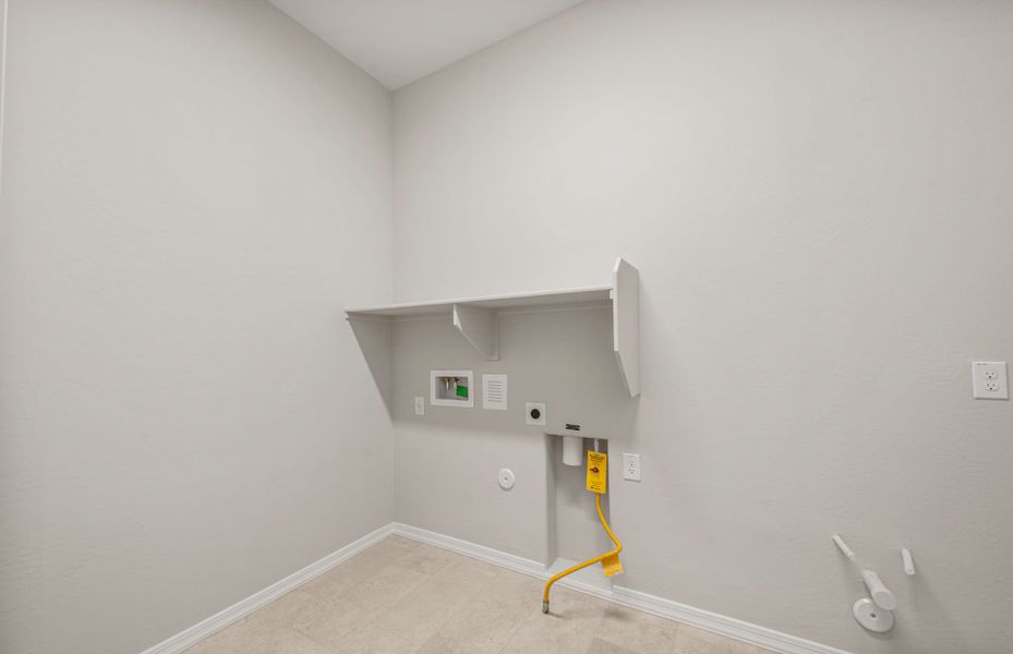 Spacious, unfurnished interior of a new home in Artisan at Asante, Surprise (Image 17).