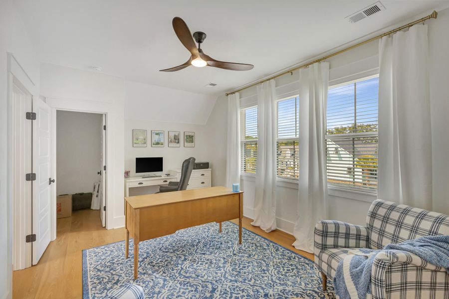 Furnished interior view inside a new home in , Wando (Image 35).
