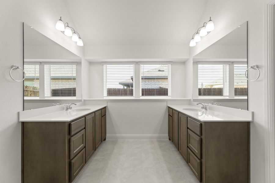 Furnished interior view inside a new home in Keeneland, Aubrey (Image 11).