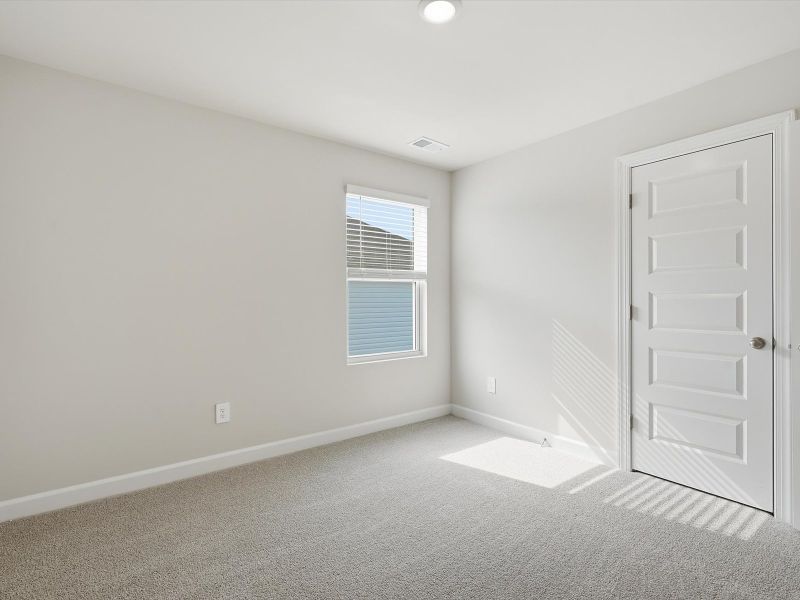 Spacious, unfurnished interior of a new home in Creek Ridge - Signature Collection, Spartanburg (Image 16).
