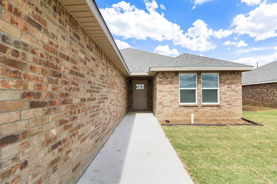 Exterior details and patio area of a home in , Coleman (Image 3).