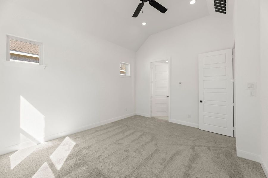 Spacious, unfurnished interior of a new home in West Crossing, Anna (Image 24).