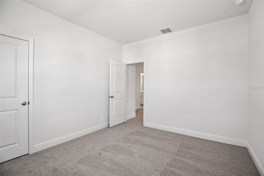 Spacious, unfurnished interior of a new home in Cyrene at Minneola, Minneola (Image 32).