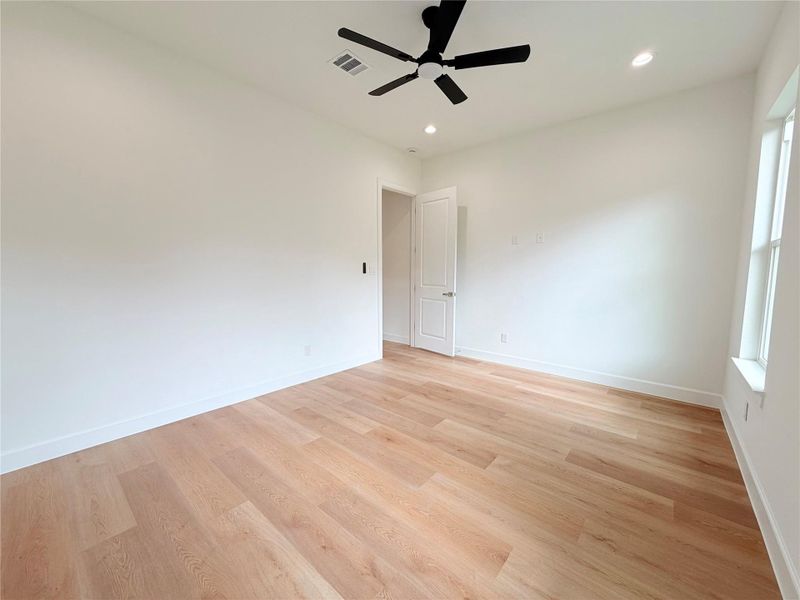 Spacious, unfurnished interior of a new home in , Dayton (Image 32).