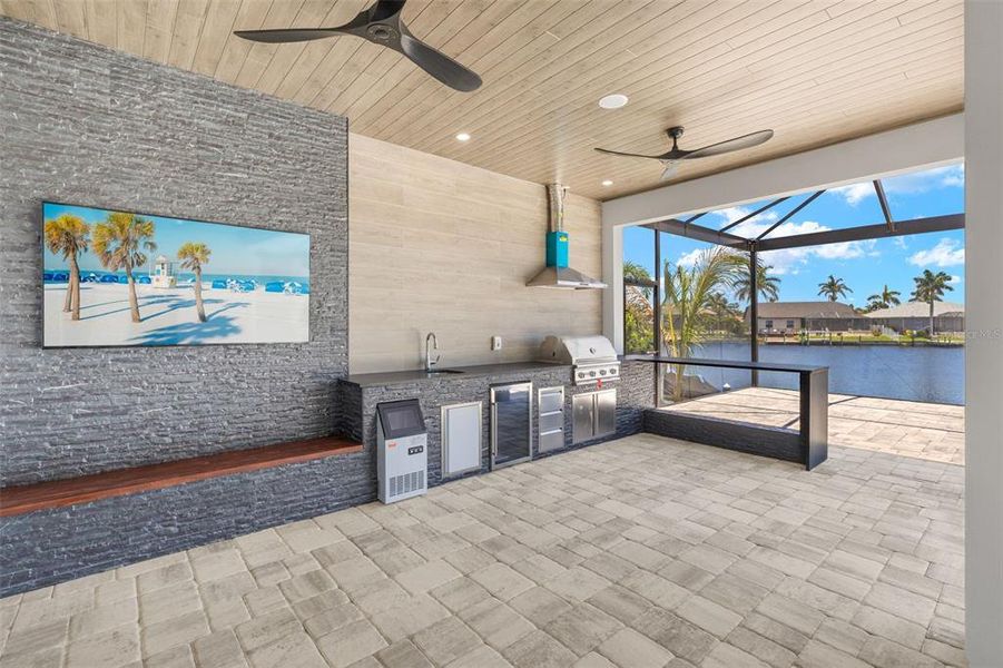 Outdoor Kitchen / TV