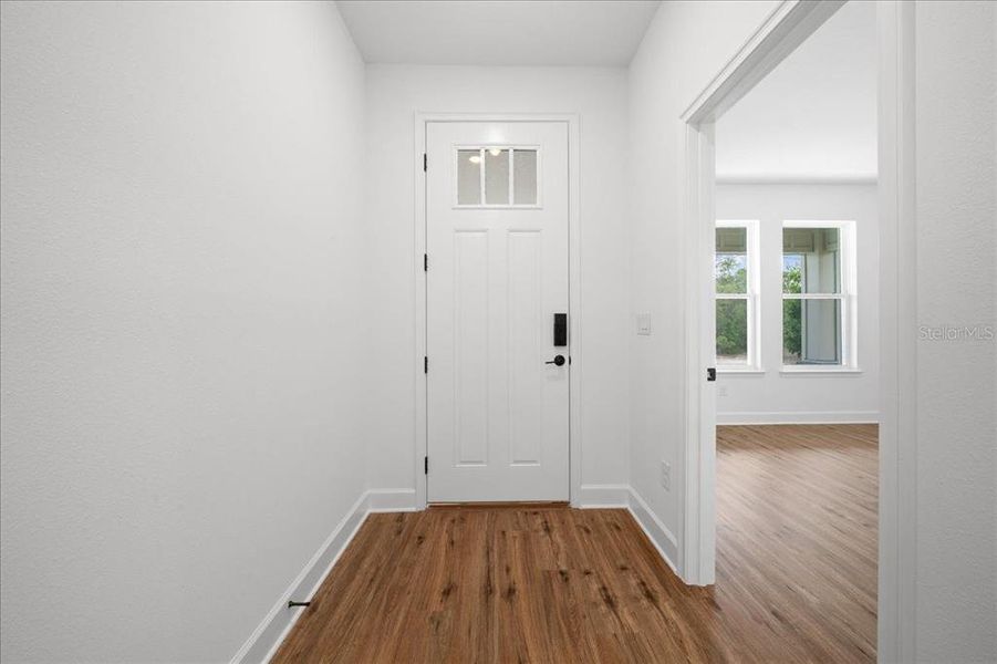 Spacious, unfurnished interior of a new home in , Weeki Wachee (Image 43).
