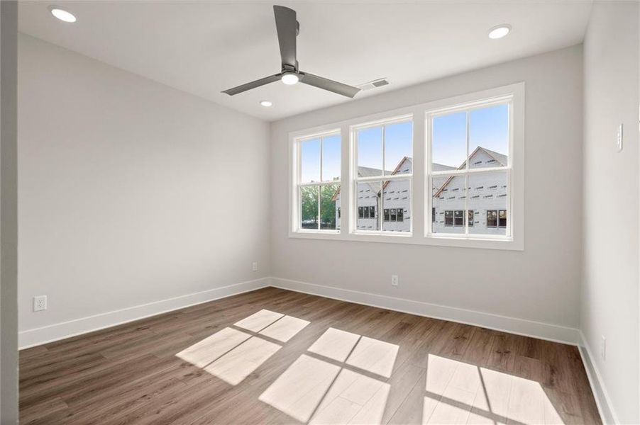 Spacious, unfurnished interior of a new home in , Alpharetta (Image 29).