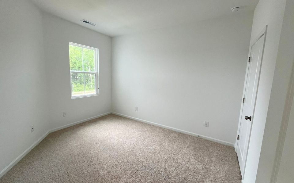 Spacious, unfurnished interior of a new home in Wendell Falls, Wendell (Image 16).