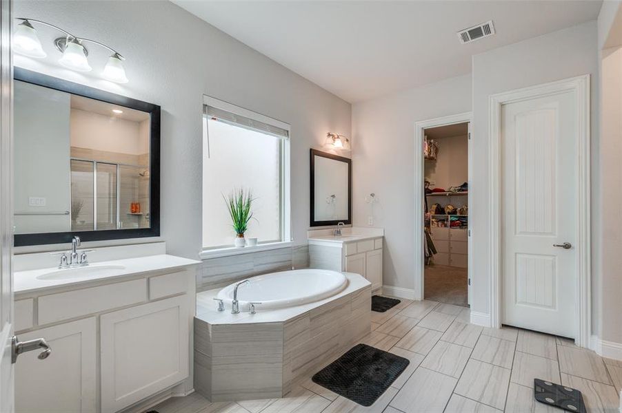 Furnished interior view inside a new home in , Mansfield (Image 13).