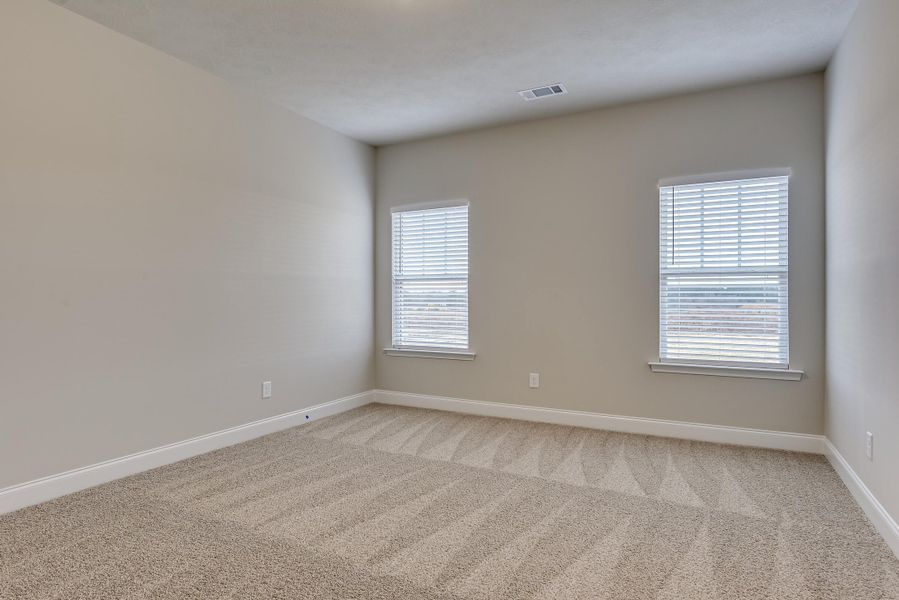 Spacious, unfurnished interior of a new home in , Edgefield (Image 10).