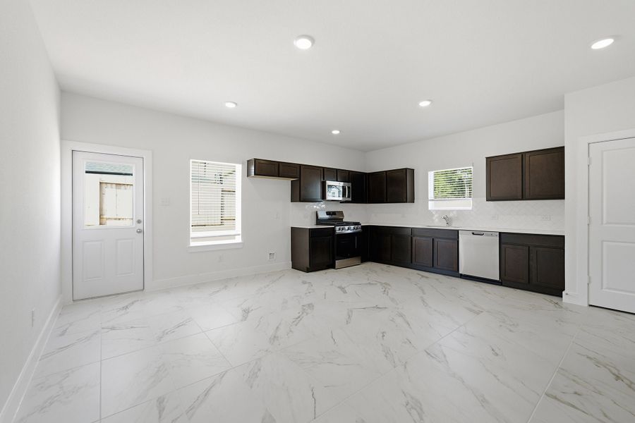 Furnished interior view inside a new home in Cielo, Conroe (Image 7).