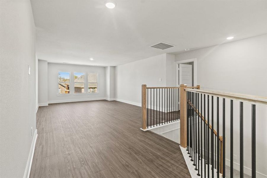 Spacious, unfurnished interior of a new home in Lyons Crest Estates, Garland (Image 22).