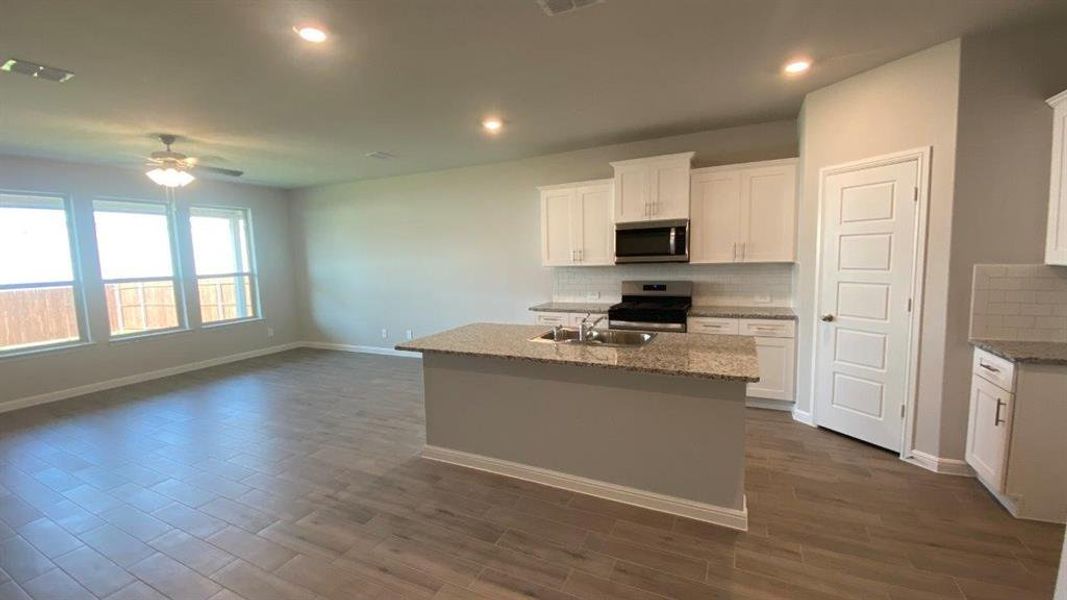 Furnished interior view inside a new home in Vista Park, Decatur (Image 9).