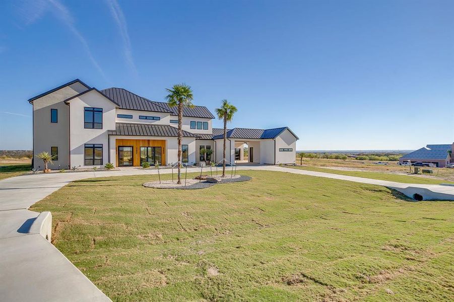 Exterior details and patio area of a home in , Weatherford (Image 25).