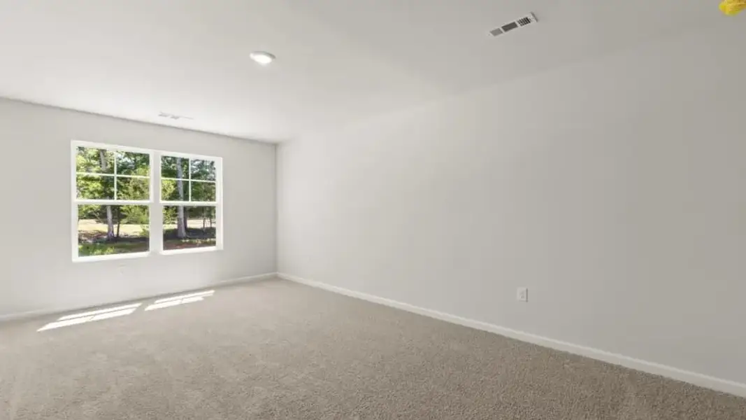 Spacious, unfurnished interior of a new home in Hughes Court, Dawsonville (Image 25).