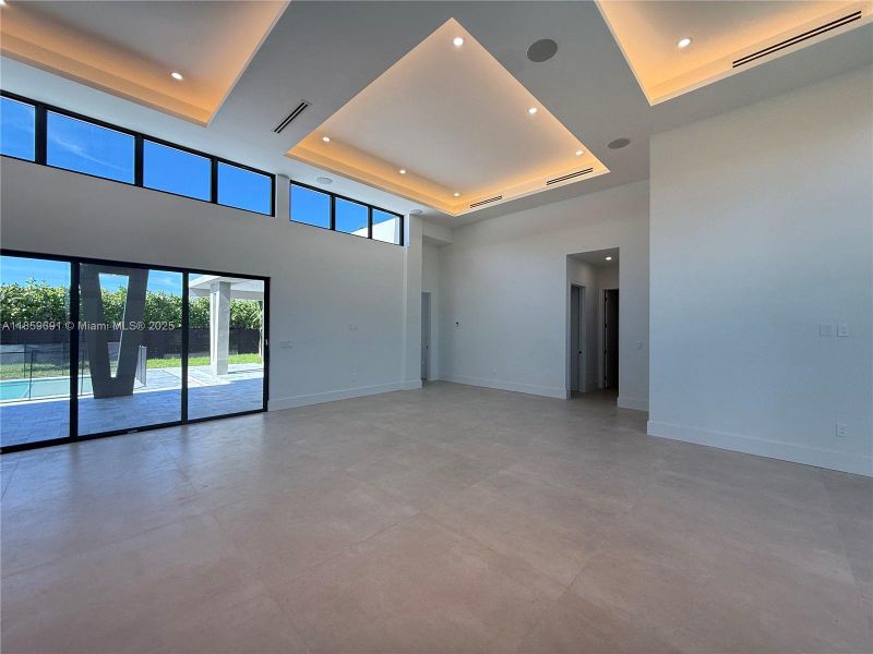 Spacious, unfurnished interior of a new home in , Miami (Image 53).