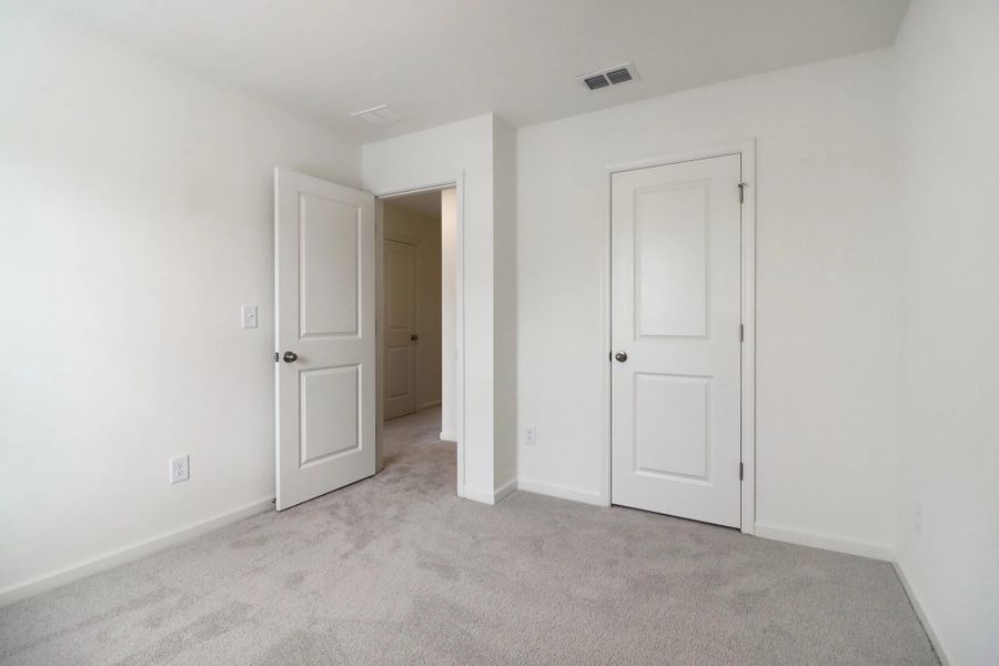 Representative unfurnished interior of a home built from the Cosmos by Starlight Homes in Chestnut Grove, Douglasville (Image 19).