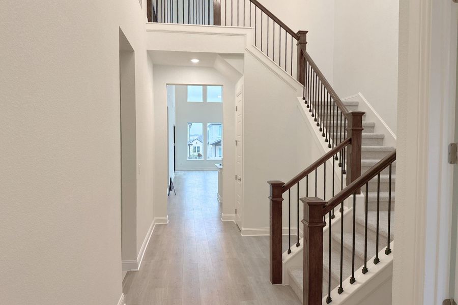 Spacious, unfurnished interior of a new home in Santa Rita Ranch, Liberty Hill (Image 14).