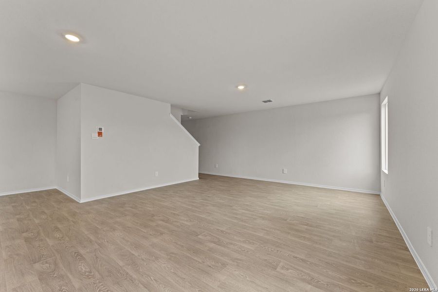 Spacious, unfurnished interior of a new home in Bollinger, Uhland (Image 21).