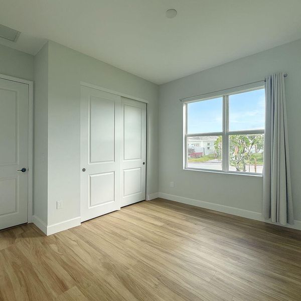Spacious, unfurnished interior of a new home in , Westlake (Image 9).