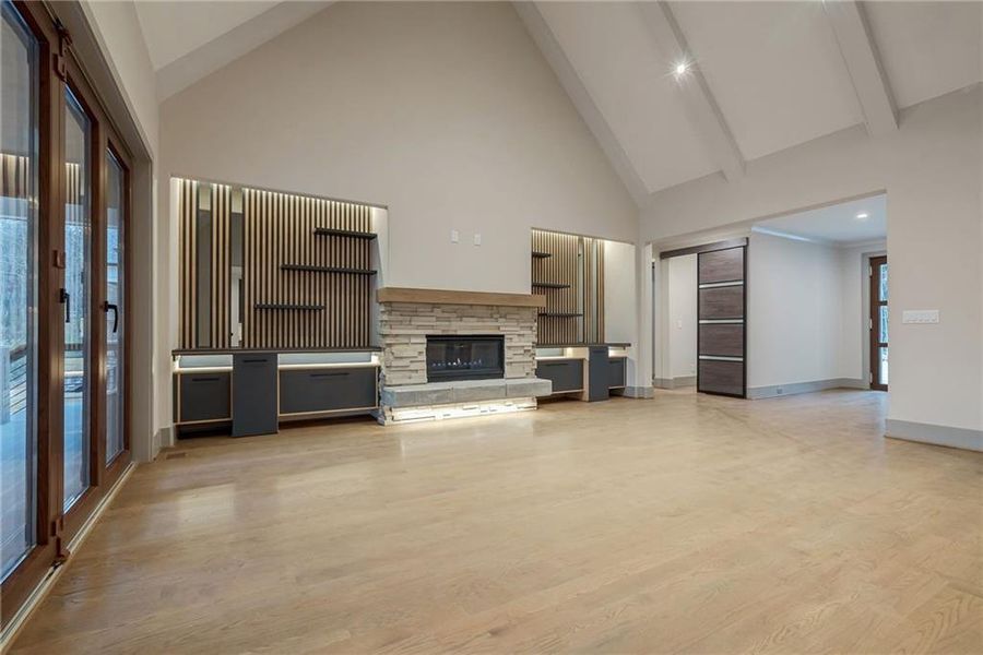 Spacious, unfurnished interior of a new home in , Sugar Hill (Image 39).