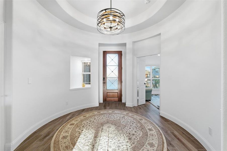Entry rotunda with beautiful front door Entry rotunda with beautiful front door