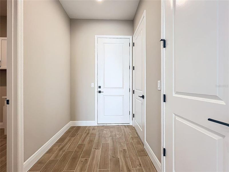 Spacious, unfurnished interior of a new home in Watercolor Place, Bradenton (Image 60).