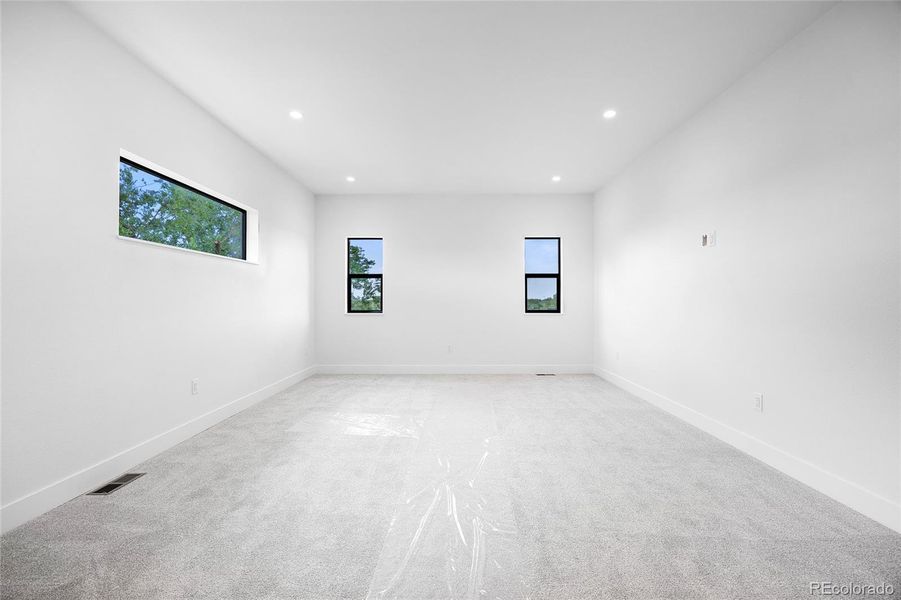 Spacious, unfurnished interior of a new home in , Denver (Image 17).