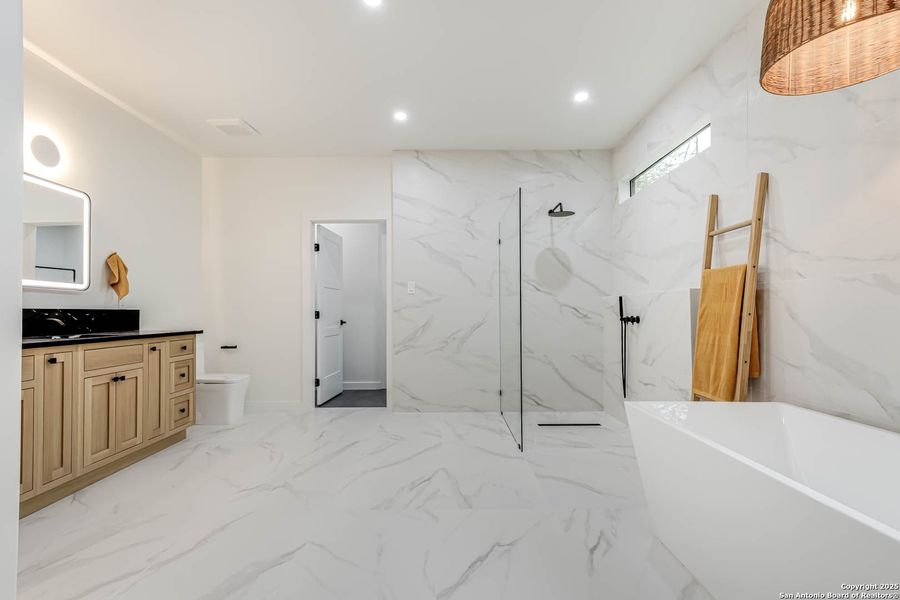 Furnished interior view inside a new home in , Floresville (Image 14).